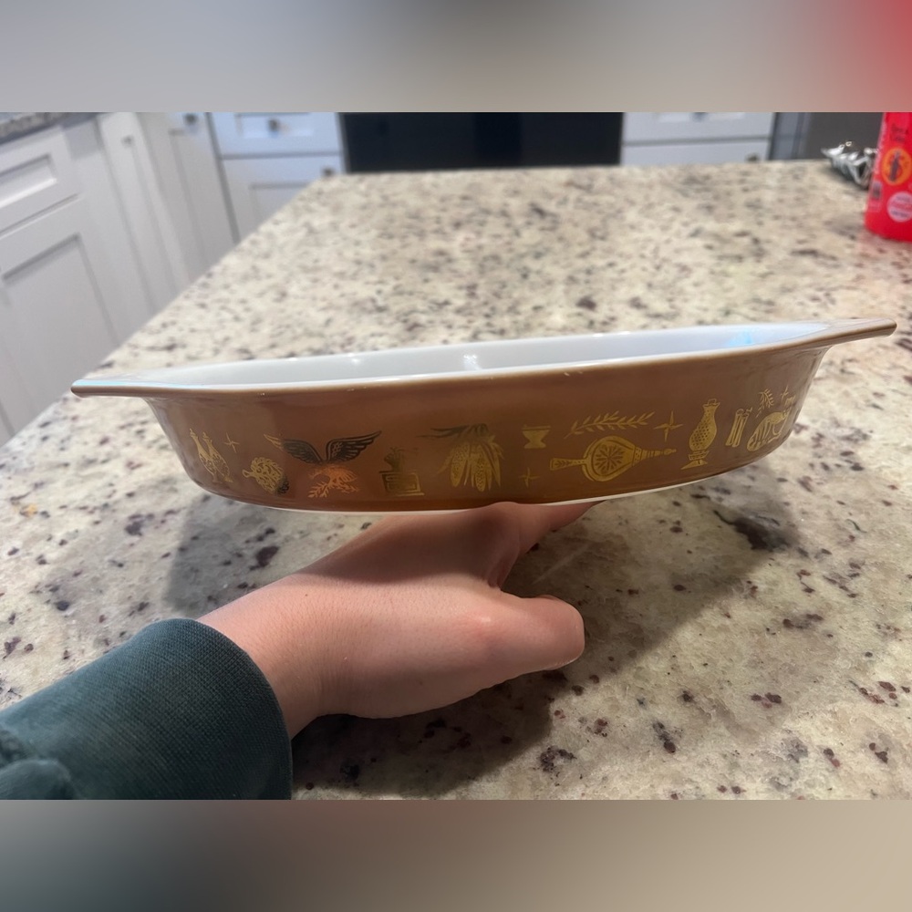 Pyrex “Early American” 1.5 quart oval divided casserole dish
